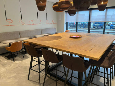 Barkrukken en stoelen projectinrichting